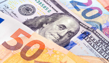 Dollar and euro notes.
