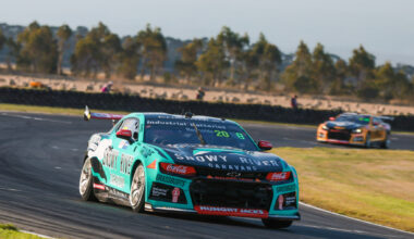 Reynolds stars in Tasmania as Murray hits early trouble - Supercars