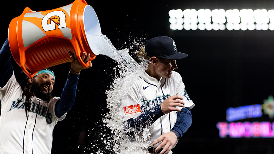 Seattle Mariners rookie Colt Emerson rips HR for 1st hit