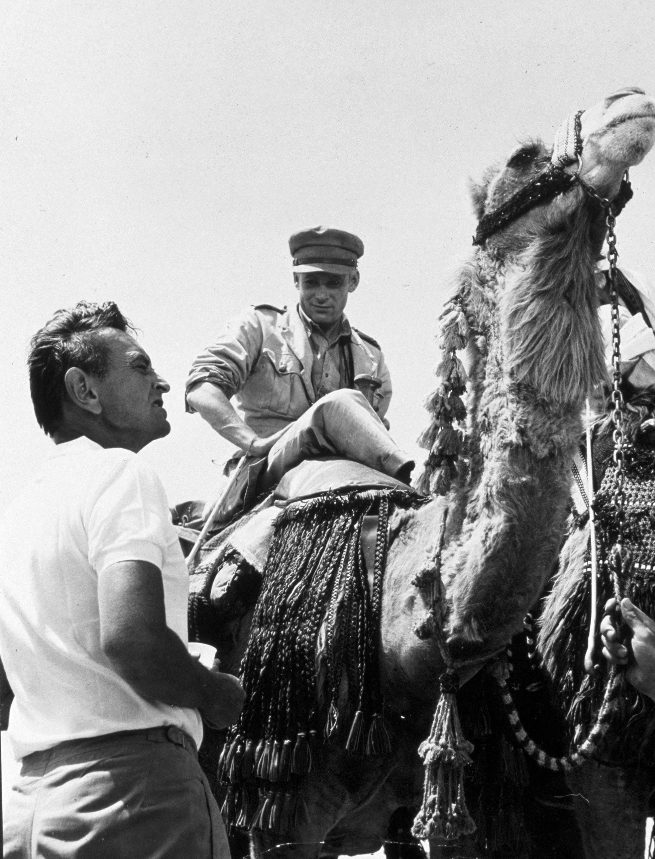 Lean directs Peter O’Toole on the set of ‘Lawrence of Arabia’ in 1962