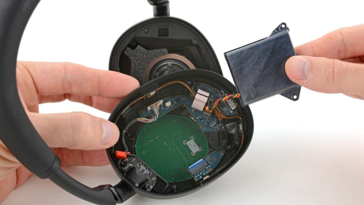 iFixit Is Ranking Wireless Headphones Now and It Just Crowned a Repairable King