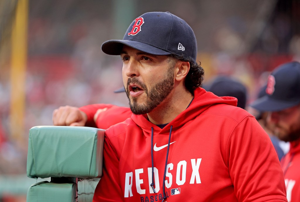 Promoted after one month in MLB, new Red Sox hitting coach faces tall task