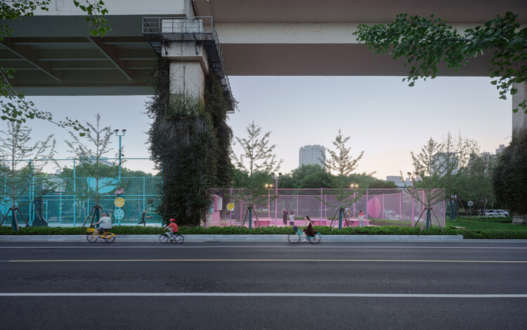 the Happy Spot under the Light Rail / VIASCAPE design - Image 17 of 25