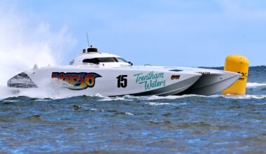 Todd Kelly falls two points shore of winning the Australian Offshore Superboat Championship