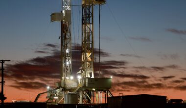Gasoline prices are rising, but big oil companies don’t plan to increase drilling : NPR