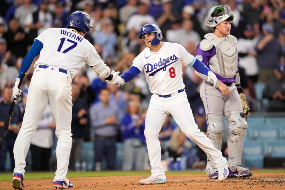 Kiké Hernández likely headed to injured list with strained oblique after Dodgers debut