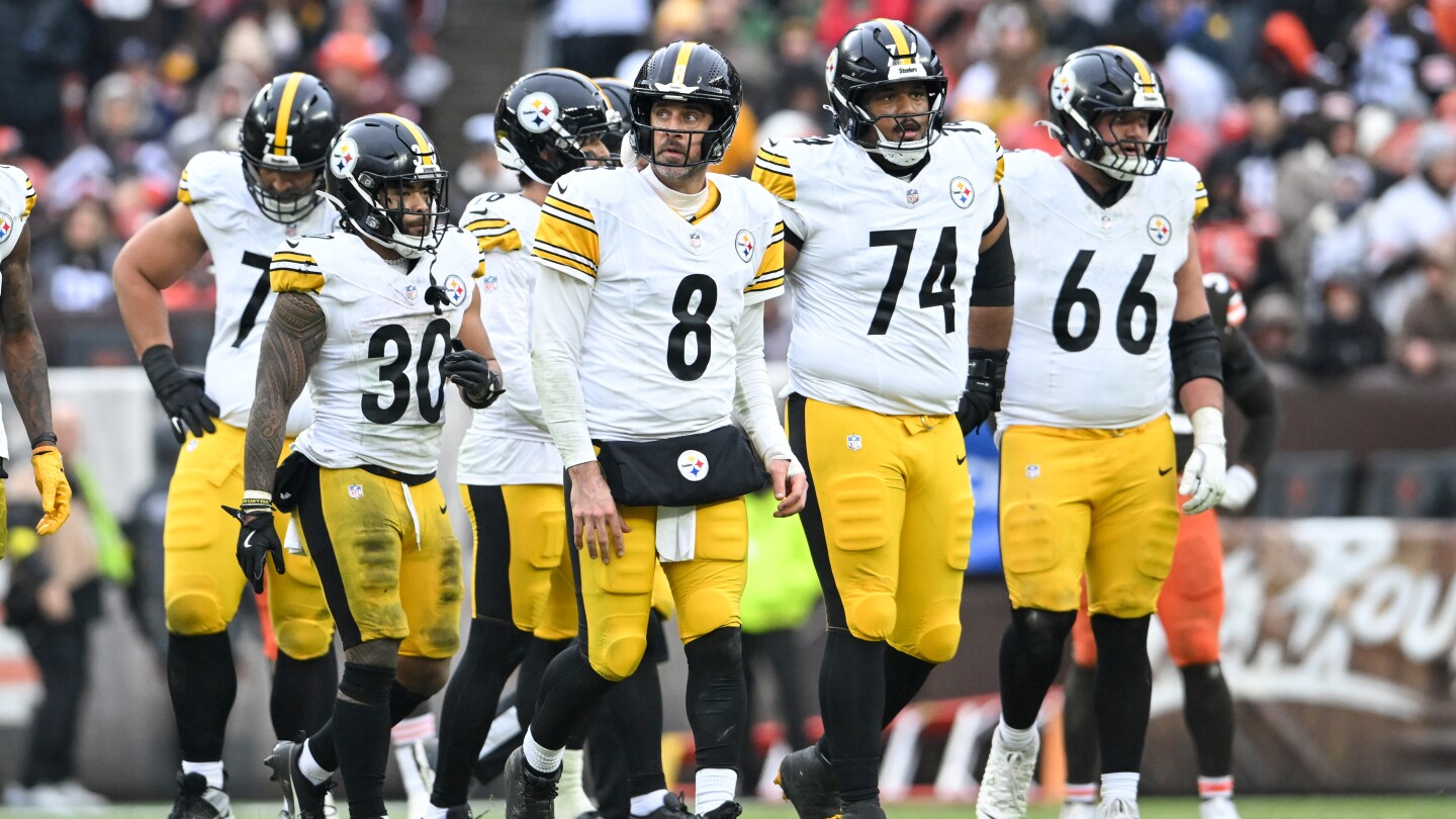 Report: Aaron Rodgers has been in Pittsburgh for a couple days, but hasn't met with Steelers