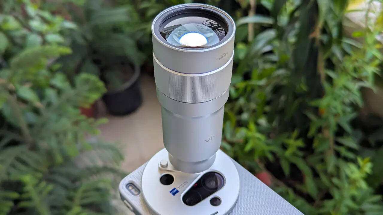 Vivo X300 Ultra Lens