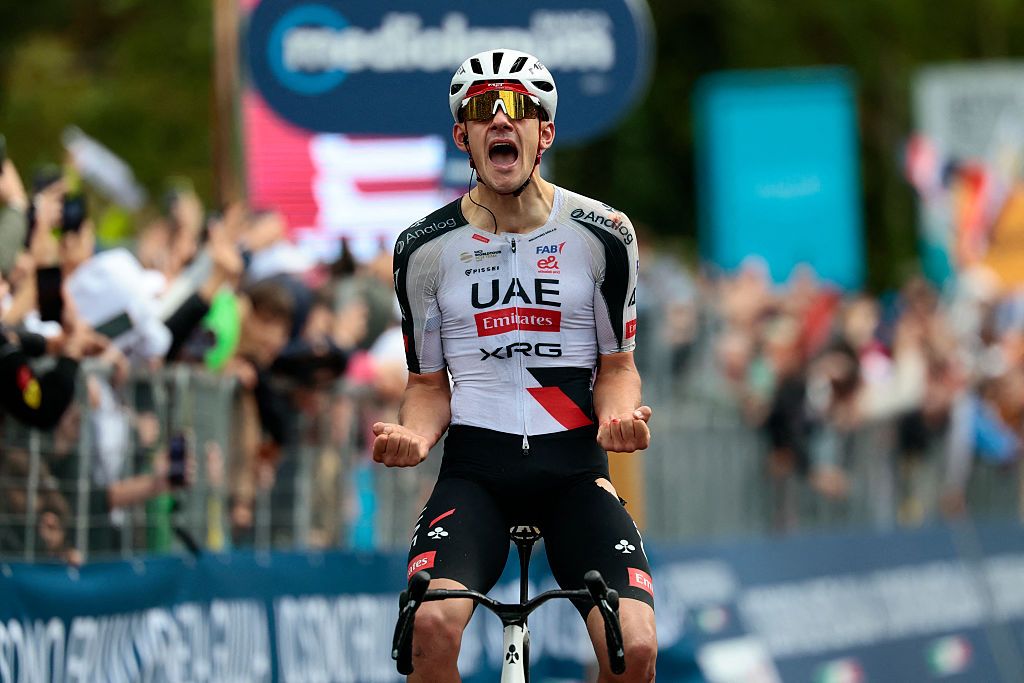 Igor Arrieta celebrates as he crosses the finish line to win the 5th stage of the Giro d'Italia 2026