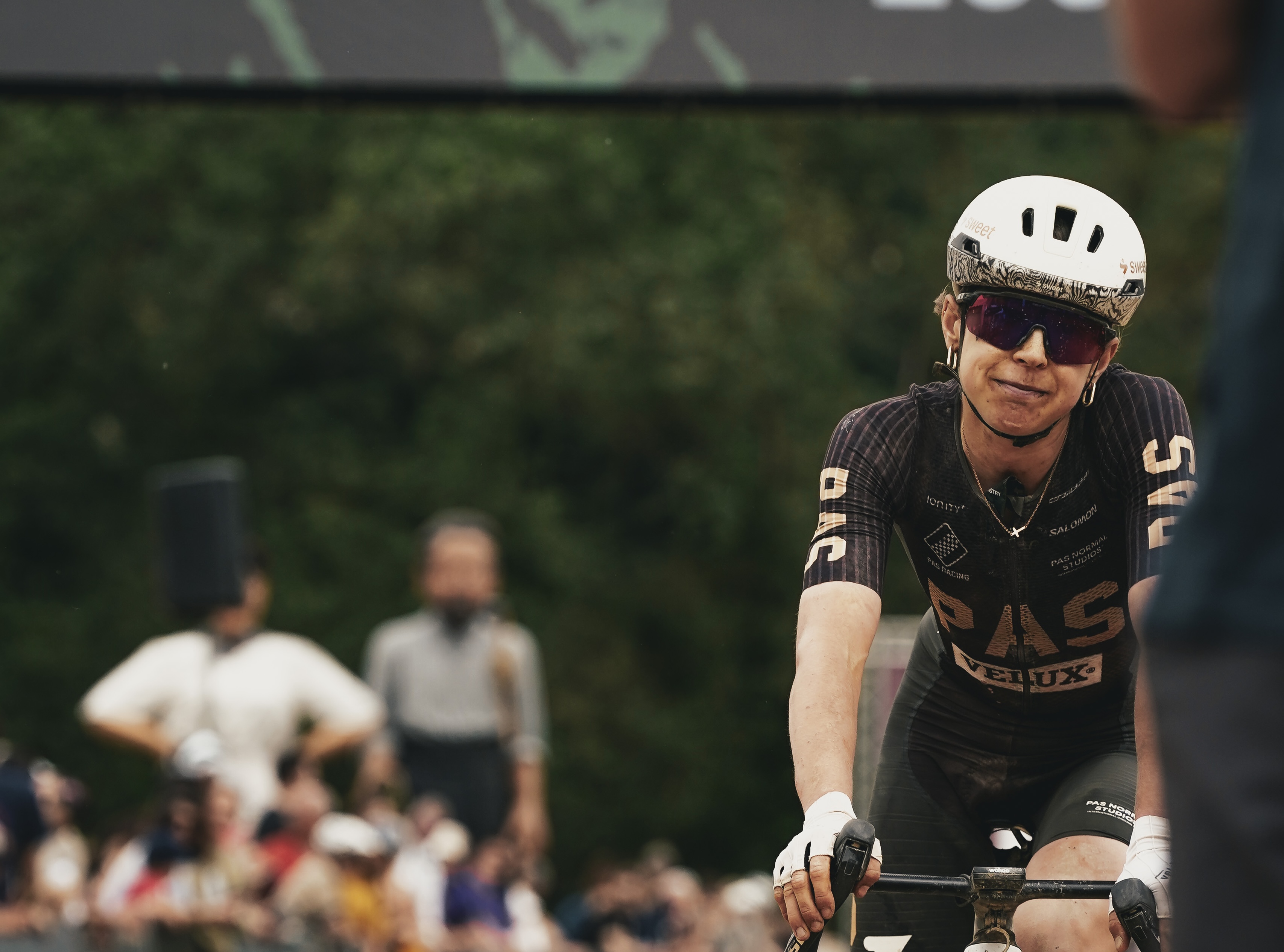 Migoń crosses the finish fourth at The Traka 200 in Girona in early May 2026