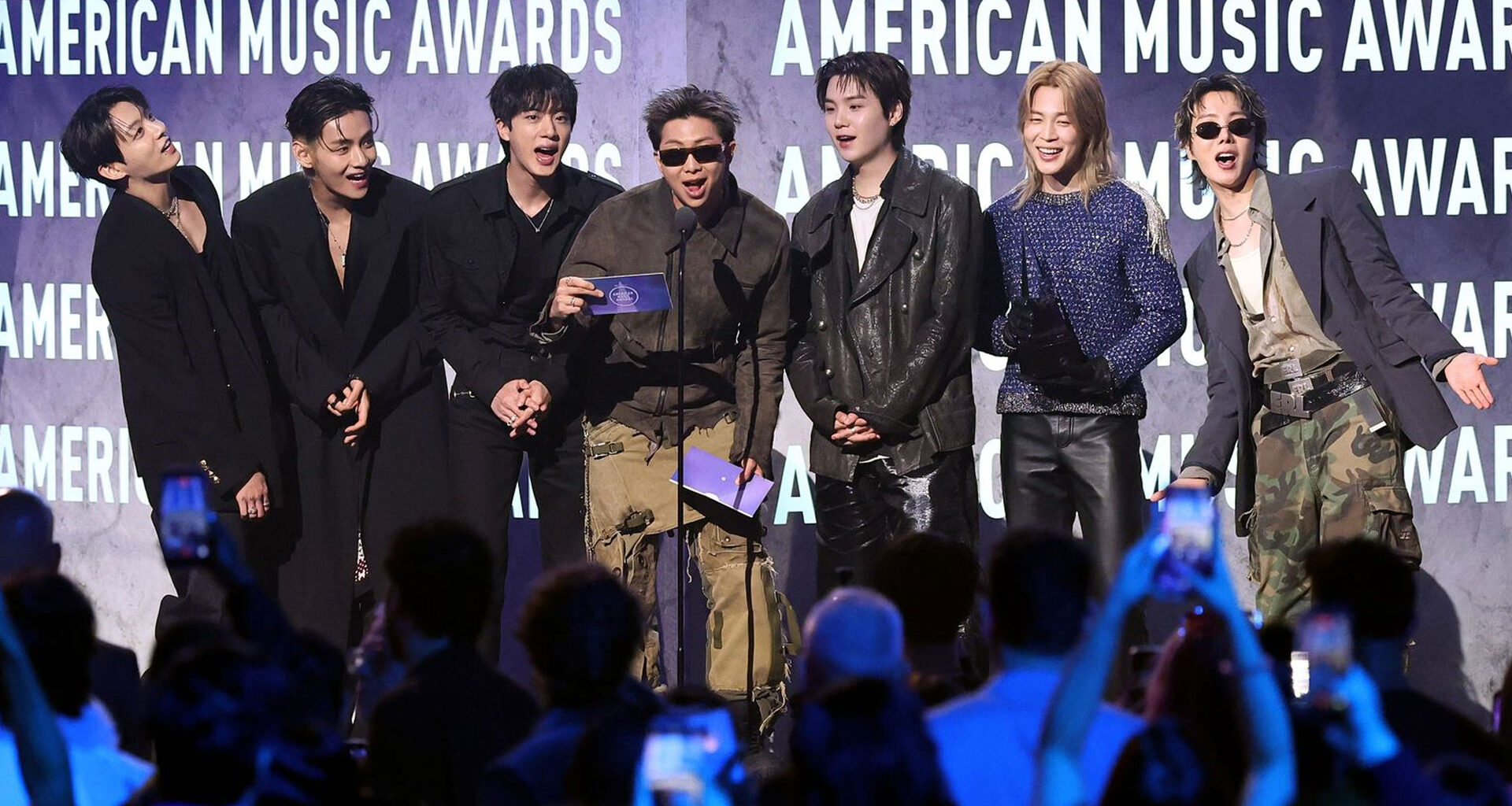 Winners Announced for the 52nd American Music Awards