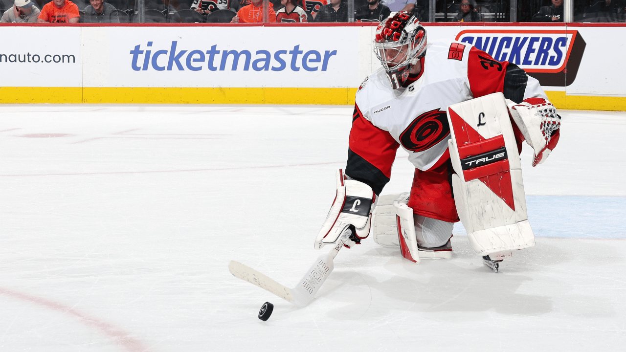 Andersen's puck-handling skills are 'huge asset' for Hurricanes in Stanley Cup Playoffs