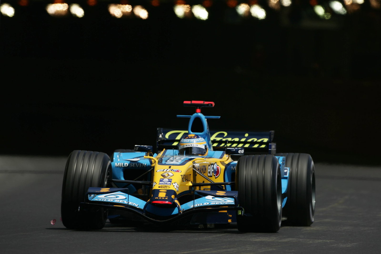 The incident denied championship leader Alonso pole 