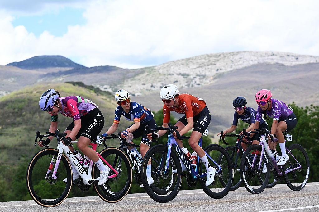 The breakaway during stage 5 of La Vuelta Femenina. (Photo by Szymon Gruchalski/Getty Images)