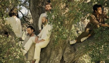 Young the Giant's 'Different Kind of Love' No. 1 on Alternative Airplay