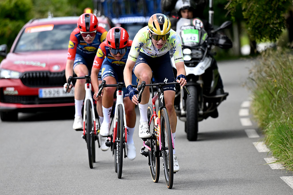 SAN SEBASTIAN, SPAIN - MAY 17: Mischa Bredewold of Netherlands and Team SD Worx - Protime - Yellow Leader Jersey during the 5th Itzulia Women 2026, Stage 3 a 131.1km stage from San Sebastian to San Sebastian / #UCIWWT / on May 17, 2026 in San Sebastian, Spain. (Photo by Szymon Gruchalski/Getty Images)