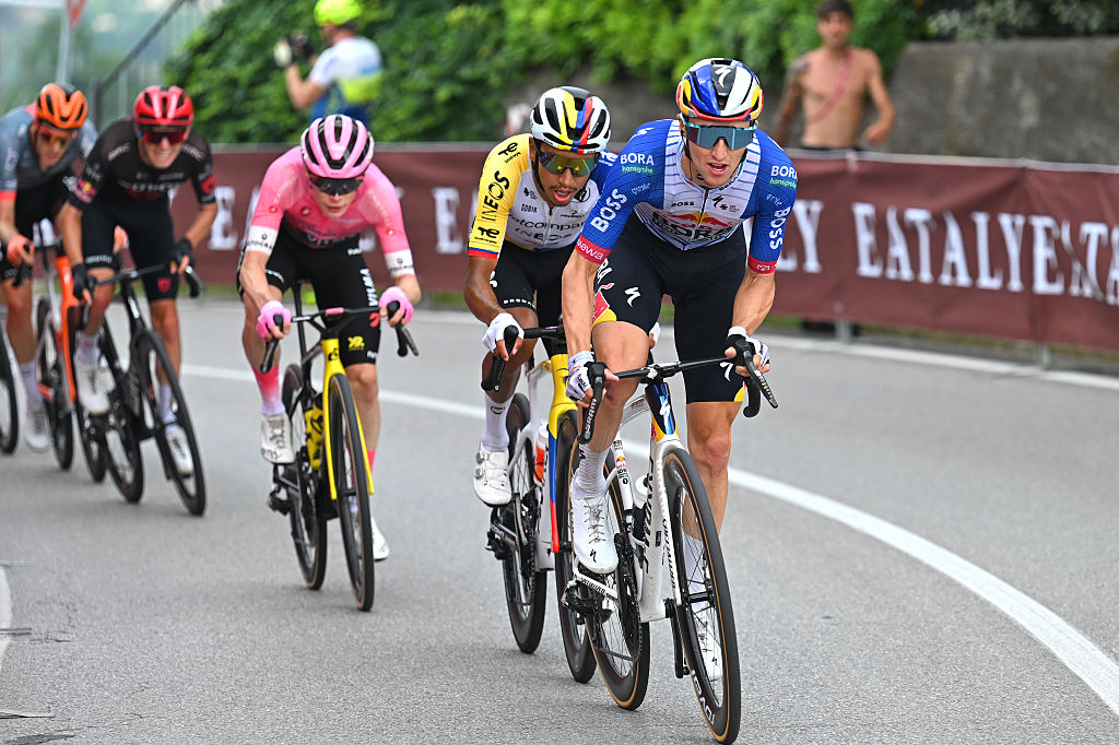 Jai Hindley accelerates in the lead group after the Muro di Ca' del Poggio on stage 18 of the Giro d'Italia