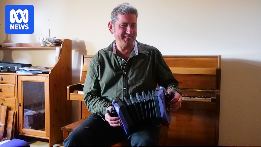 Albany musician Eddy Jay turns to 3D printer for new supply of musical instruments