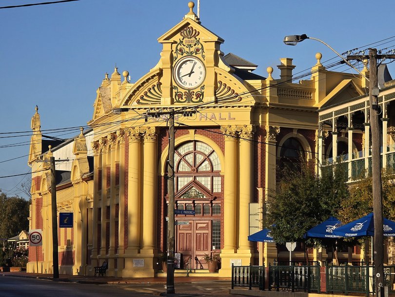 York Town Hall & Imperial Homestead.