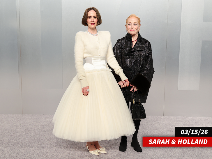 sub sarah paulson holland taylor getty