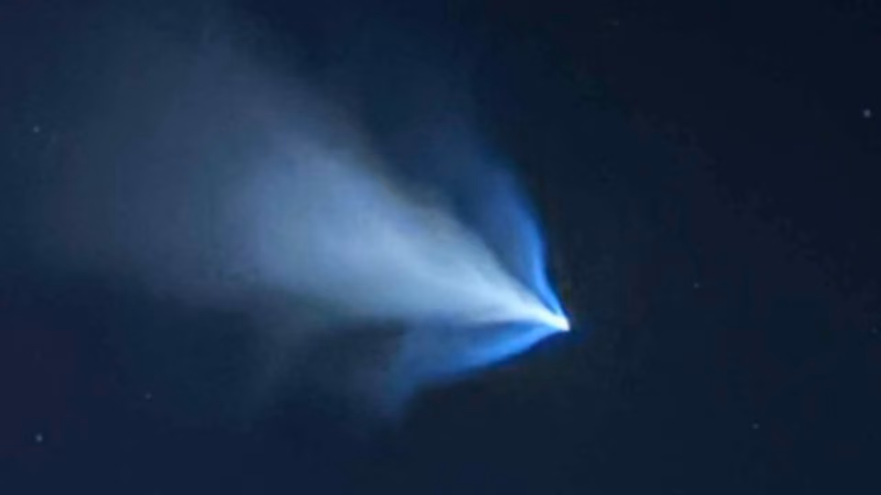 Chinese rocket with six-tonne satellite payload soars over Queensland