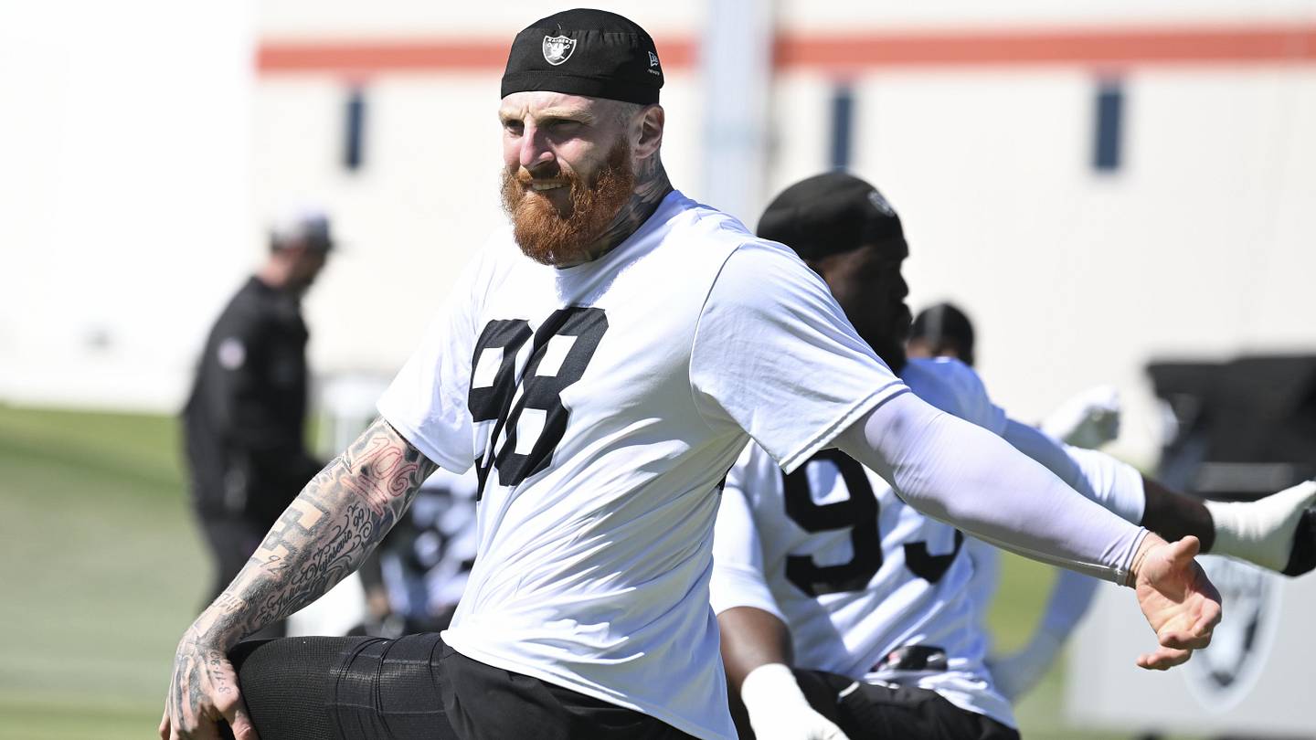 NFL Insider Thinks Cowboys Could Make Another Run at Maxx Crosby Trade With Raiders