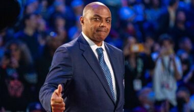 Charles Barkley Says There’s Only One Logical Move Left for Lakers’ LeBron James
