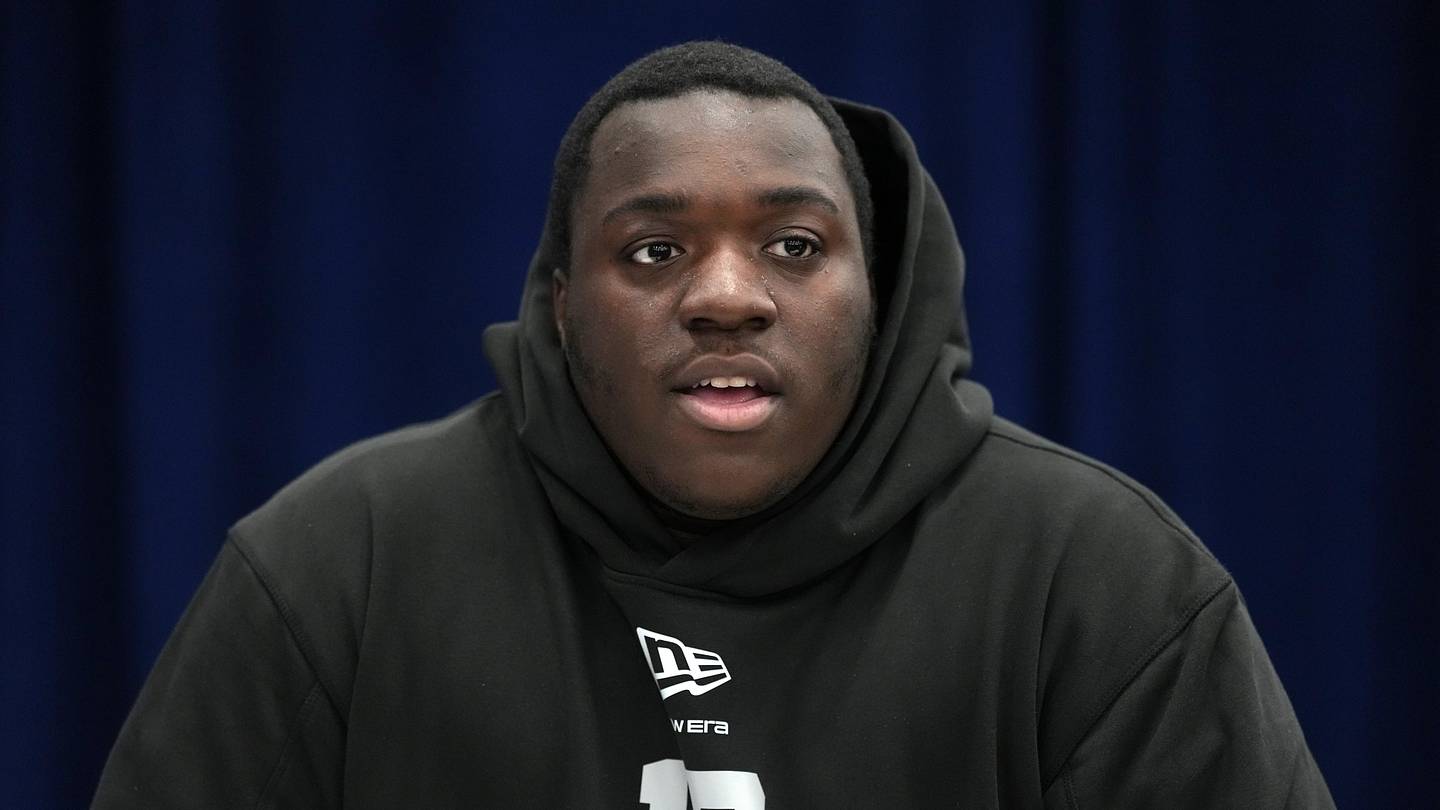 Giants' DL Bobby Jamison-Travis Has the Makings of a Future Starter at Nose Tackle