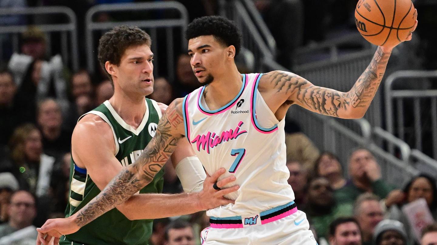 Should Bucks Flip Kel'el Ware to Lakers if Acquired in Giannis Trade?