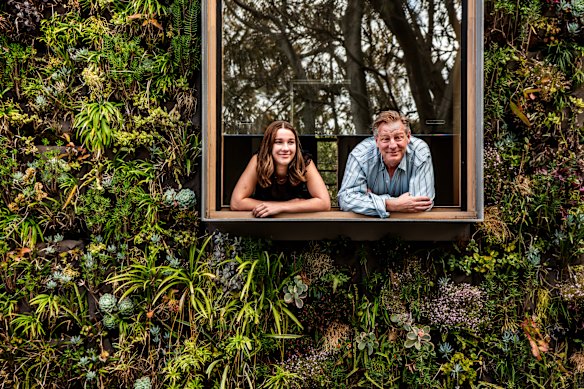 The home’s rear facade and the rooftop are made of living plants.