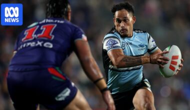 NRL live updates: New Zealand Warriors vs Cronulla Sharks, Parramatta Eels vs Canberra Raiders