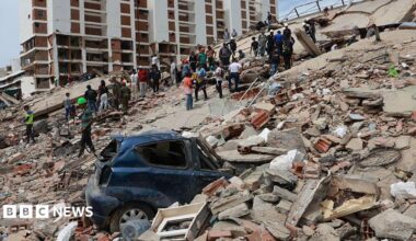 Venezuela: More search teams arrivebut hopes fade of finding earthquake survivors- live updates