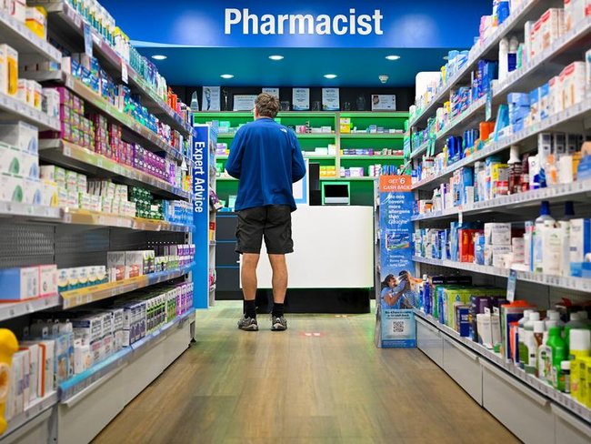 Not all support paramedics prescribing medications. (Lukas Coch/AAP PHOTOS)
