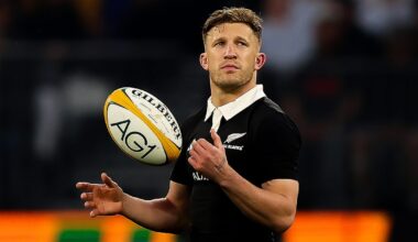 'You guys just pile s*** on players': Ex-Wallaby weighs in on 'easy target' Damian McKenzie