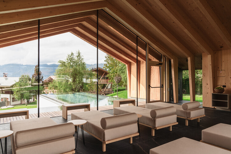 Pineta Nature Resort / MICHELE SICHER ARCHITETTO - Interior Photography, Living Room
