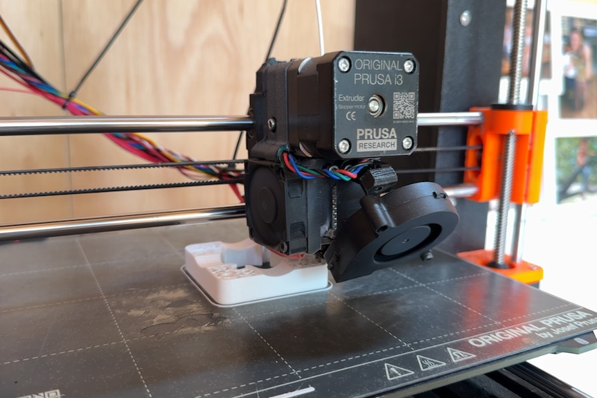 A close of a 3d printer