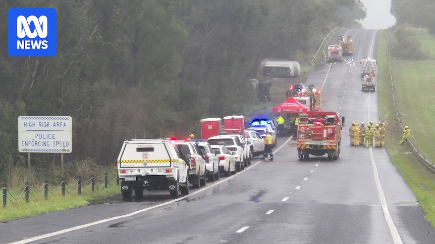 Man dies in fuel tanker rollover on Princes Freeway east of Melbourne
