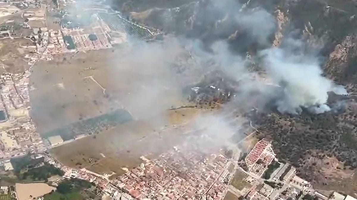 'Murcia deploys Military Emergencies Unit to Espuña fire and calls for better coordination'