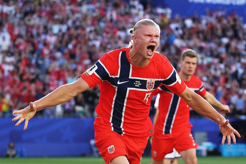 Erling Haaland celebrates
