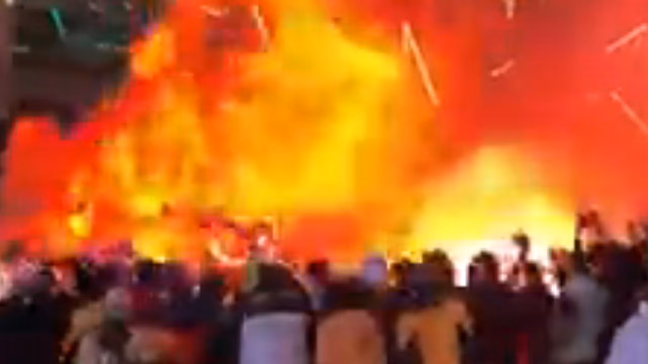 Wild scenes as flares launched in thousands-strong Socceroos crowd at Federation Square