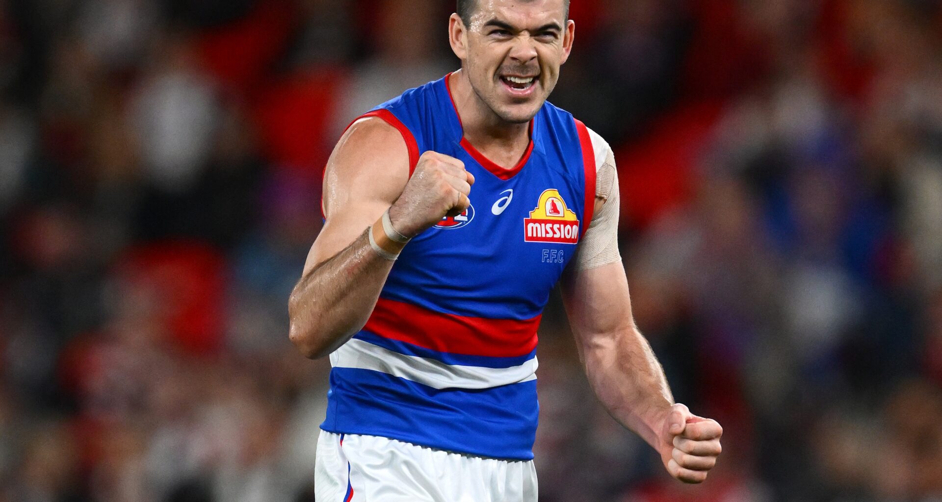 Bulldogs grind out crucial win over injury-hit Saints