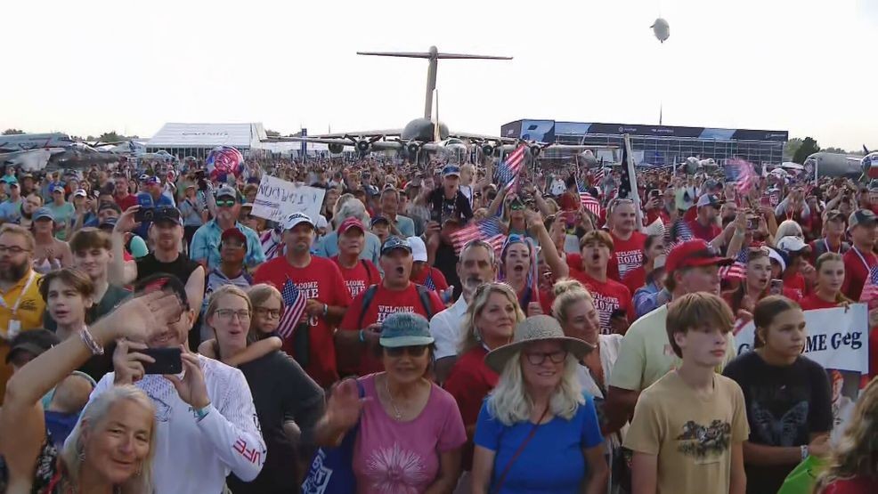 100 Vietnam veterans return to EAA AirVenture from a Yellow Ribbon Honor Flight to Washington, D.C., July 25, 2025. (WLUK/Mike Moon)