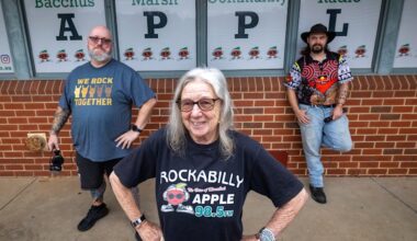 Bacchus Marsh community radio station Apple 98.5 FM faces closure after 40 years. But volunteers are fighting back