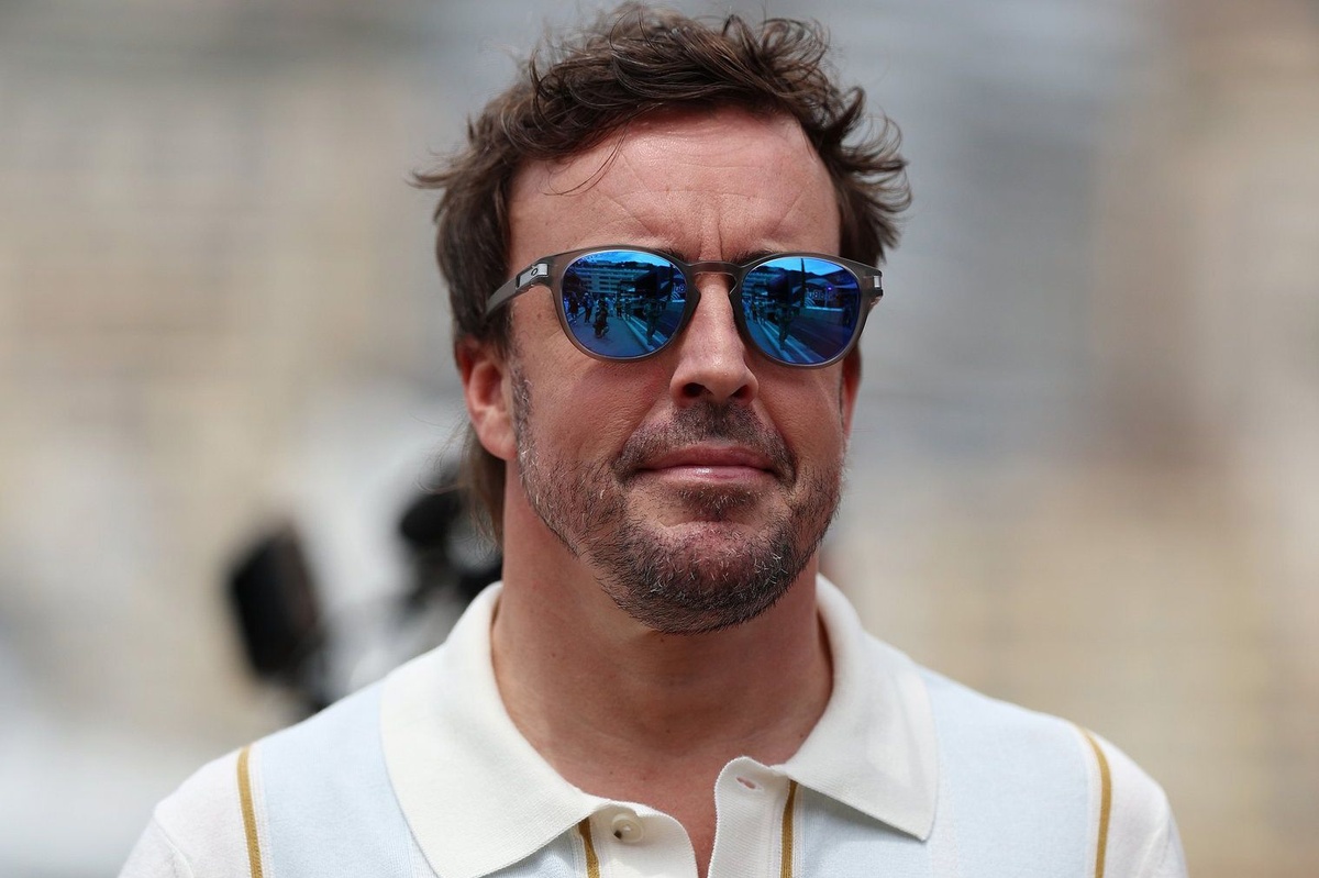 Fernando Alonso shares touching McLaren message during major F1 milestone