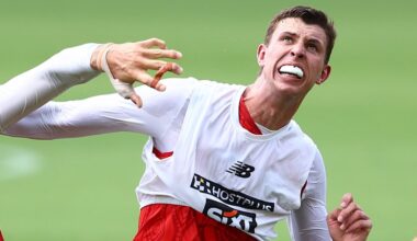 AFL investigates Gold Coast Suns ruckman Max Knobel for alleged homophobic slur in VFL