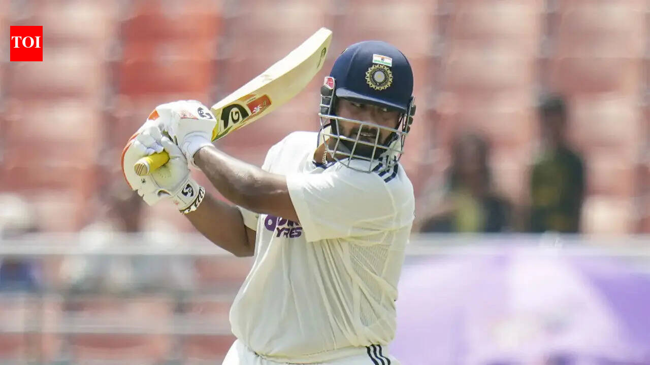 'Why would anyone tell him how to bat?': Sitanshu Kotak backs Rishabh Pant's attacking approach | Cricket News