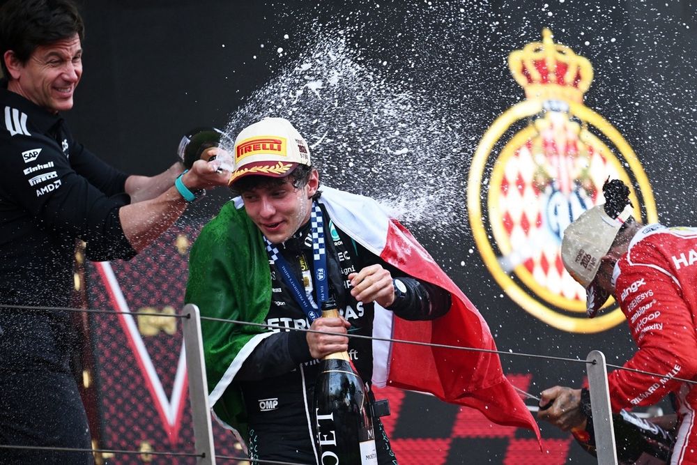 Andrea Kimi Antonelli, Mercedes, Lewis Hamilton, Ferrari, Toto Wolff, Mercedes