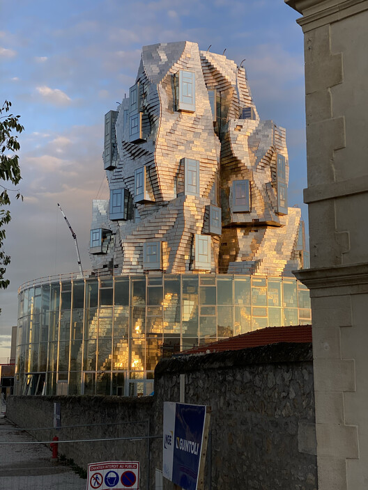 "The Century of Gehry": Frank Gehry Retrospective Opens at the Serralves Museum in Porto - Image 5 of 17