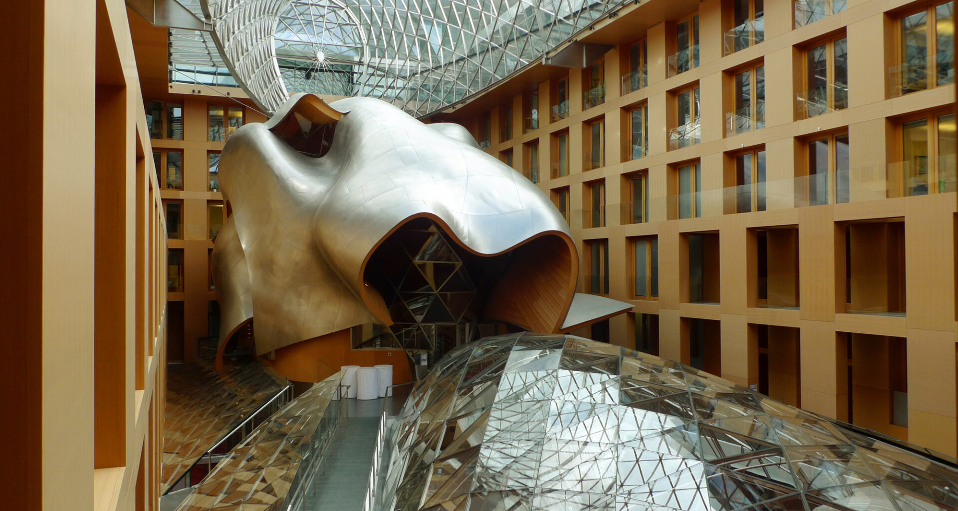 "The Century of Gehry": Frank Gehry Retrospective Opens at the Serralves Museum in Porto