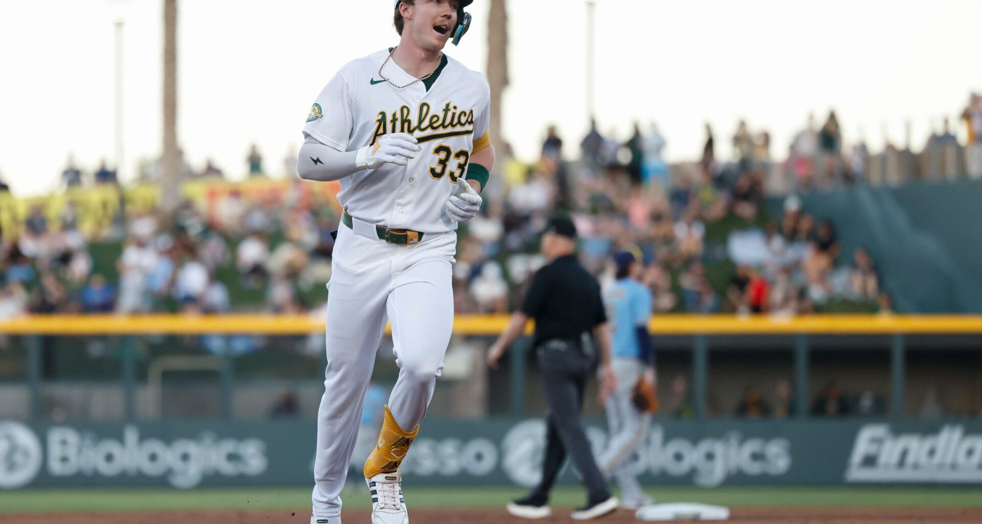 Bolte hits 1st MLB homer and A's go deep 5 more times in Las Vegas for 7-5 win over Brewers